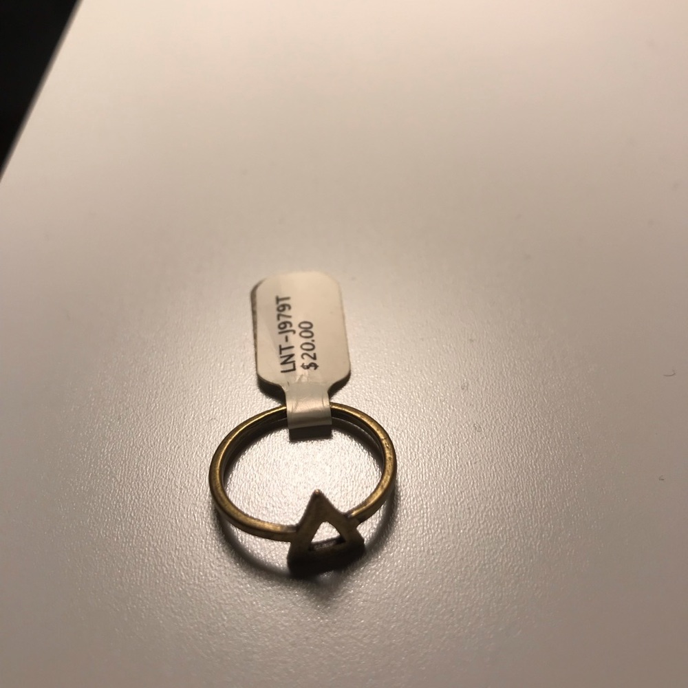 Triangle ring - Picture 6 of 7